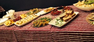 Chef Emma Novashinski provided an array of healthy but delicious hors d'oeuvres to tide over guests arriving just after work.